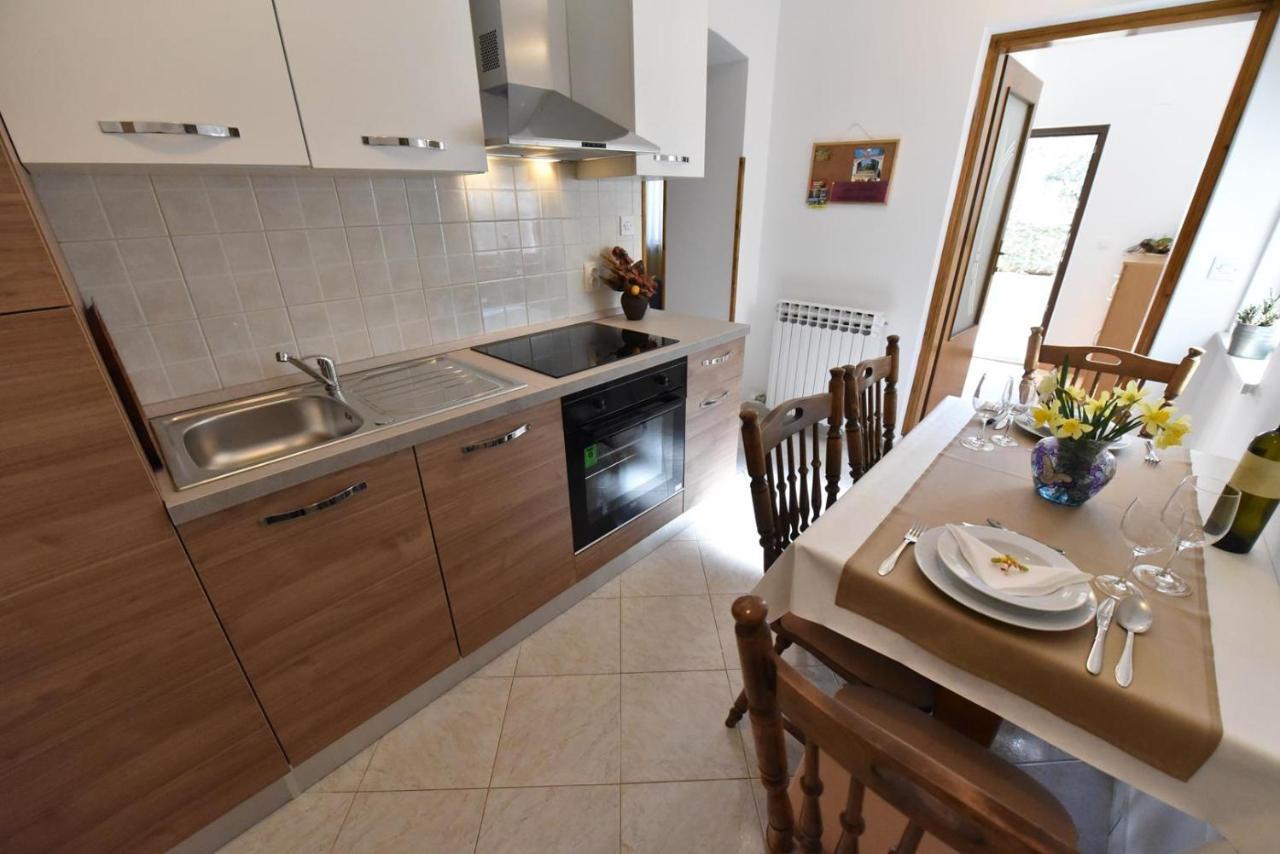 Apartment Nona Tar-Vabriga Buitenkant foto