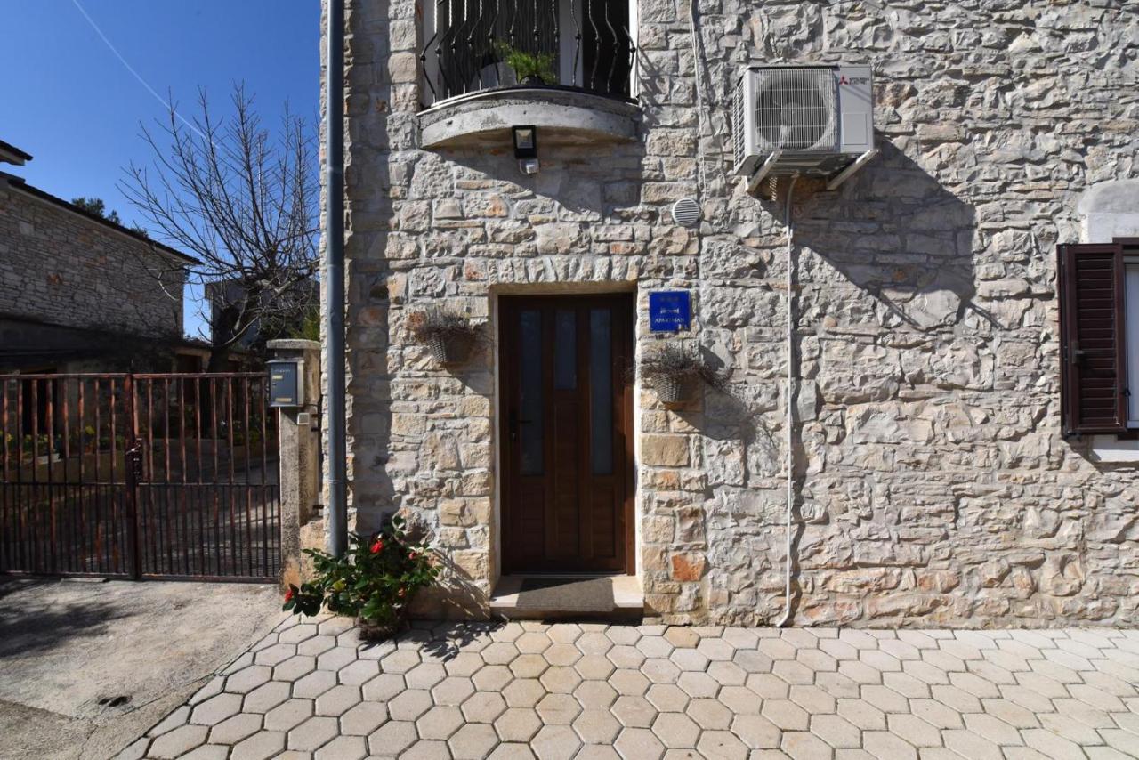 Apartment Nona Tar-Vabriga Buitenkant foto