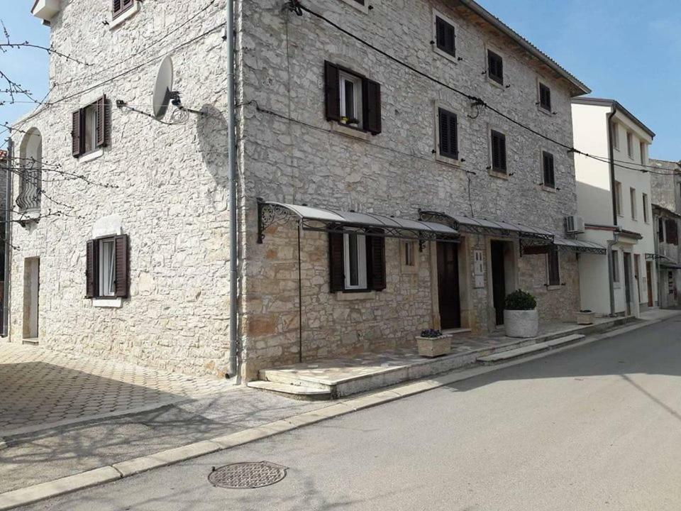 Apartment Nona Tar-Vabriga Buitenkant foto