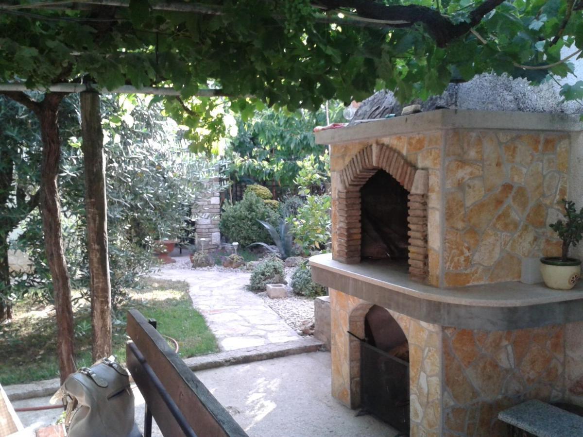 Apartment Nona Tar-Vabriga Buitenkant foto